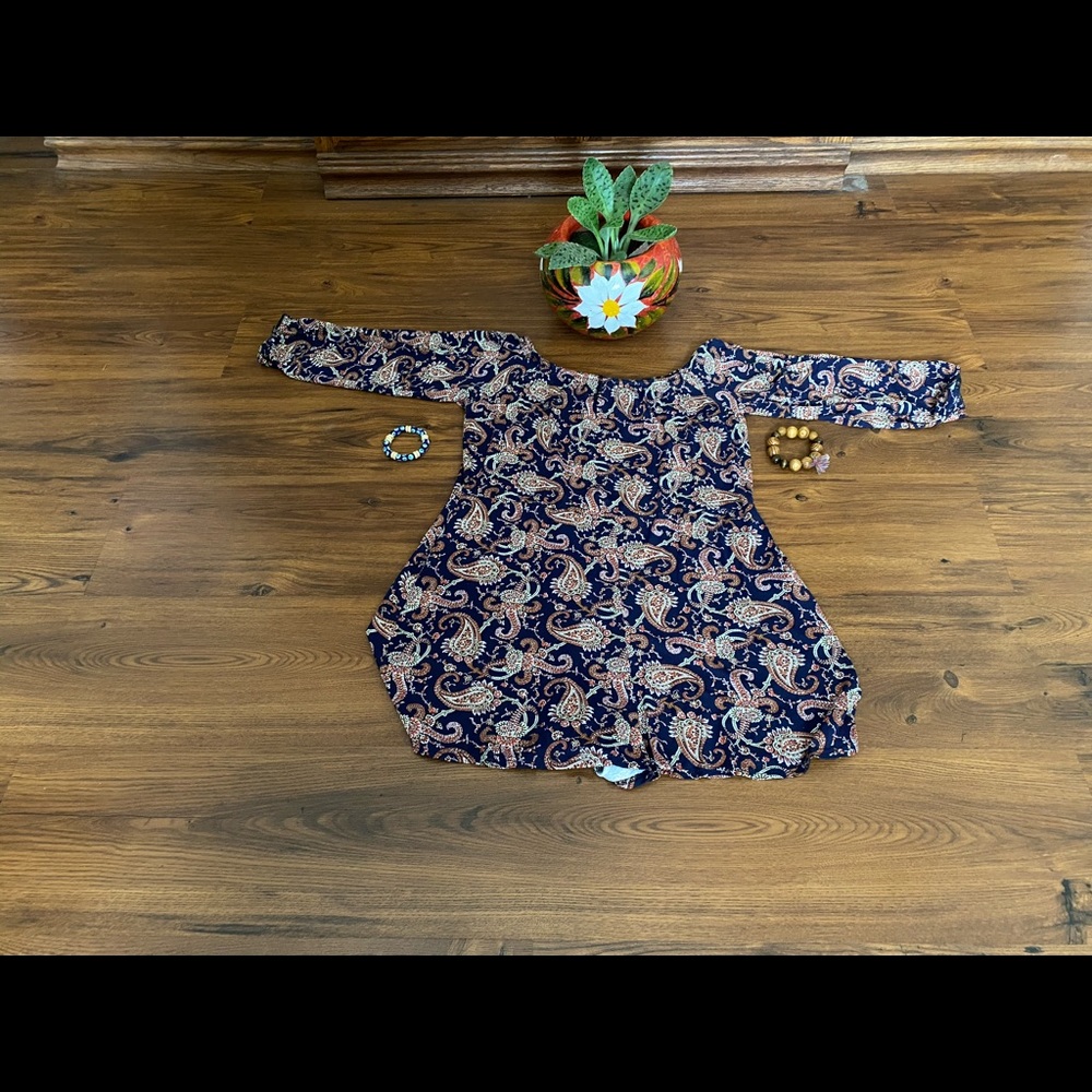 Excellent condition-Paisley print jumper.